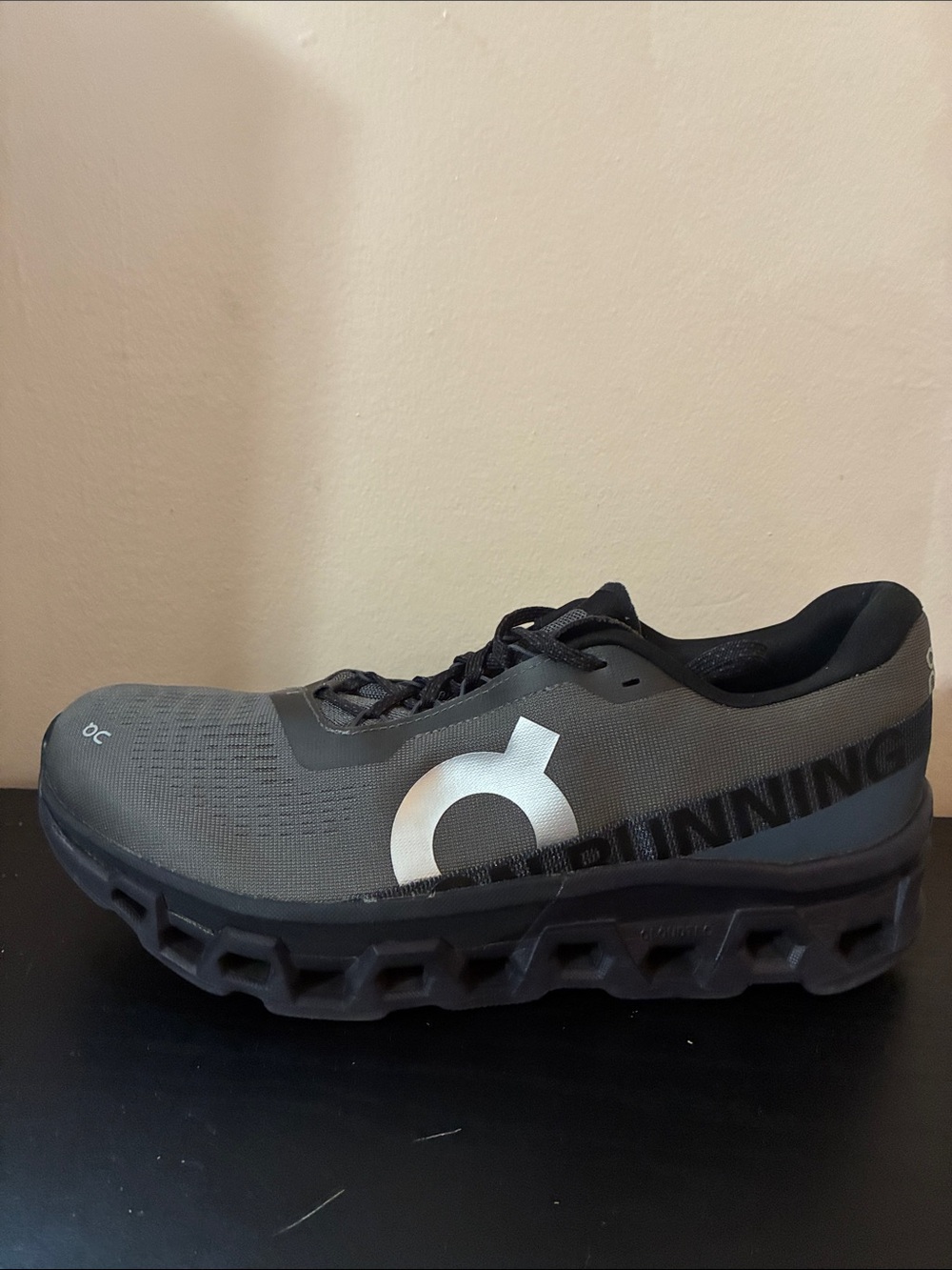 On Men's Cloudmonster 2 Asphalt/Iron running shoes size 12M